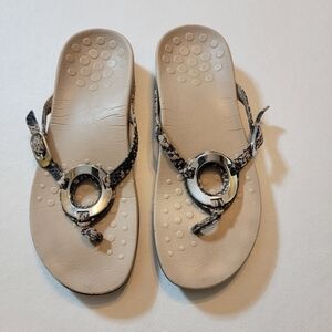 Vionic size 6 tan sandels with animal print